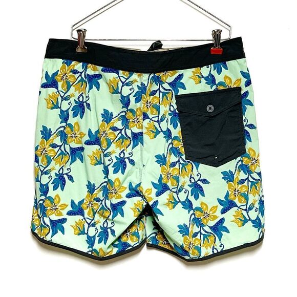 New Unworn Men's Scallop Hem Stretch Wavefarer® Boardshorts 7” Sz 36 - Picture 2 of 5